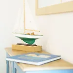 The Old Antiques Warehouse Apartman *