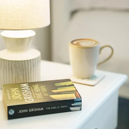 Apartament The Old Antiques Warehouse *