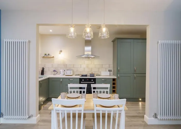 The Old Antiques Warehouse * Bowness-on-Windermere